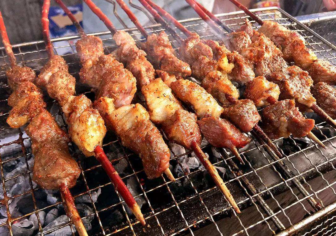 羊肉串的腌制