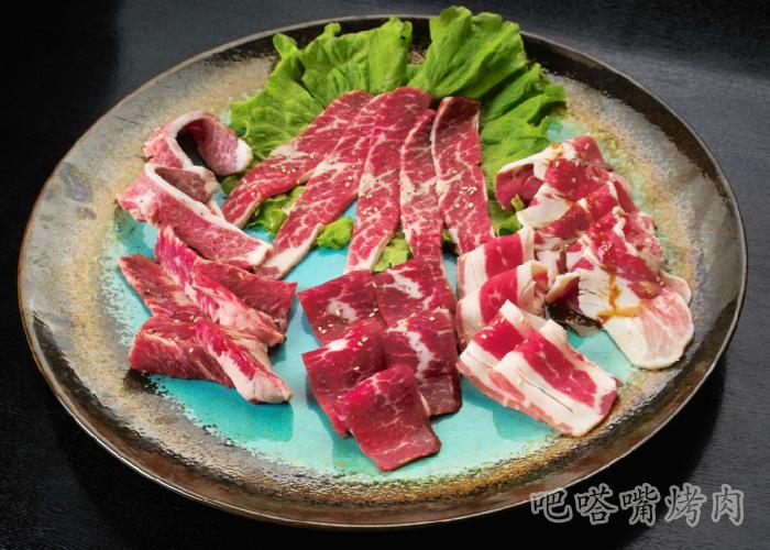 冬天吃烤羊排味道更好