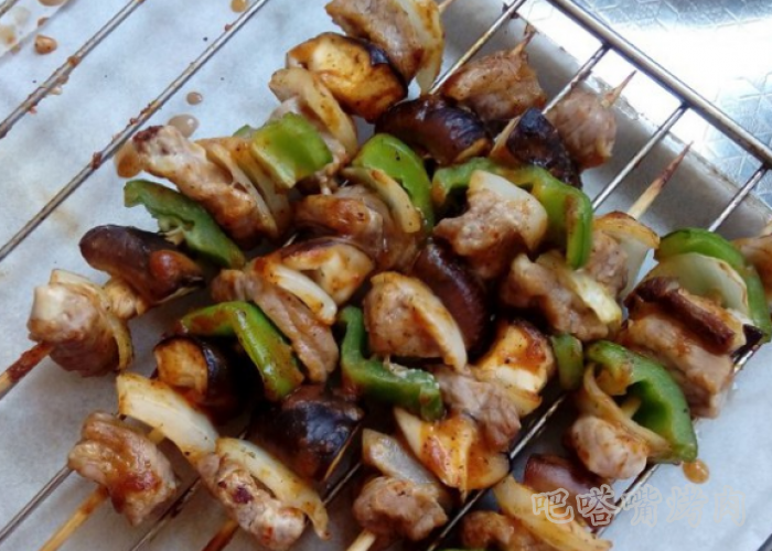 教你如何做什锦烤肉串