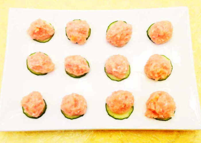 浇汁香菇鸡肉丸