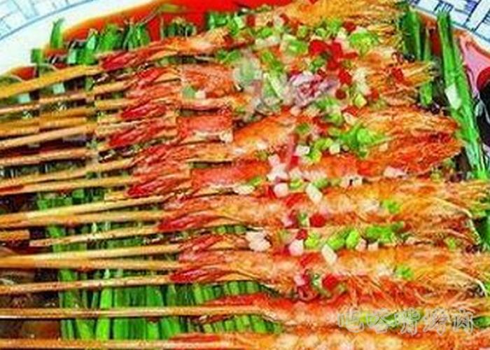 韩国烤肉店介绍孜然烤虾串的做法