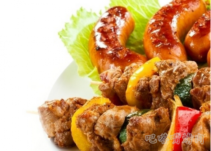 色彩鲜艳的缤纷烤肉串