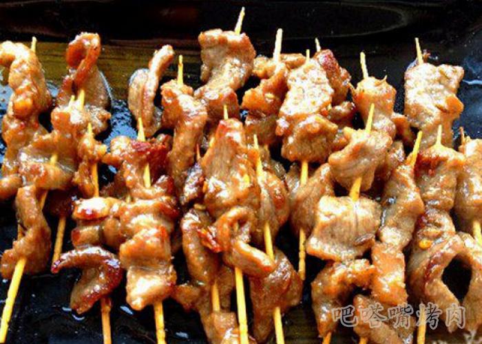 烤肉加盟店告诉你煎烤麻辣孜然澳洲牛肉串的做法