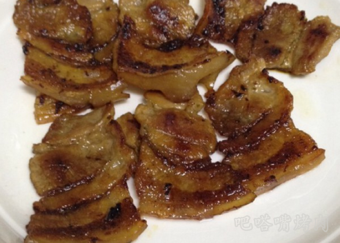 好吃美丽的梅子酱烤肉