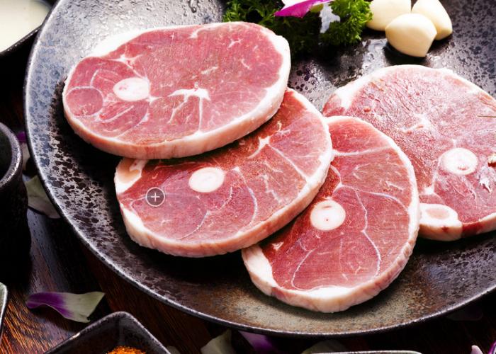 胡萝卜搭配回锅烤肉别有风味呢