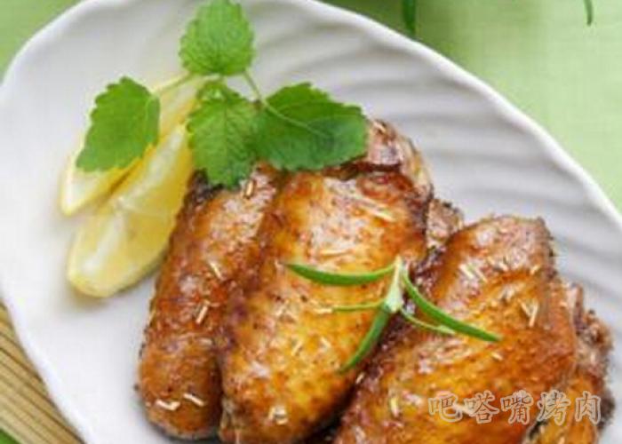 烤肉加盟店浅析迷迭香烤翅的做法