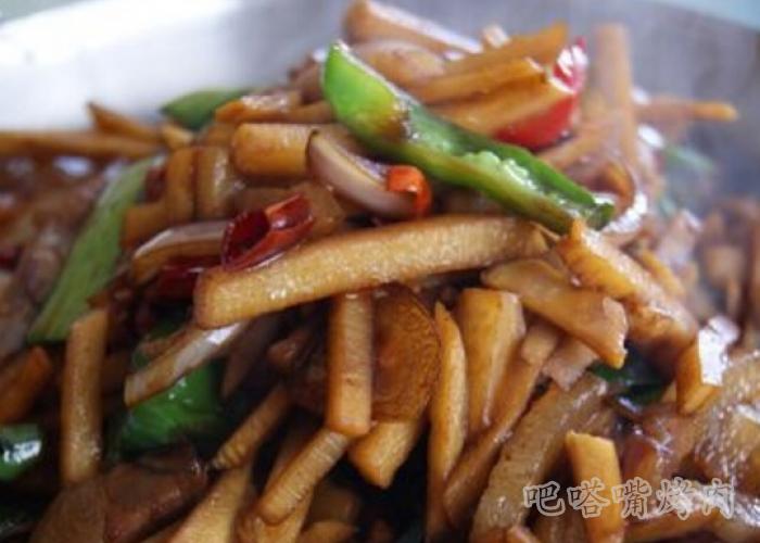 烤肉加盟店分析竹笋烤肉的做法