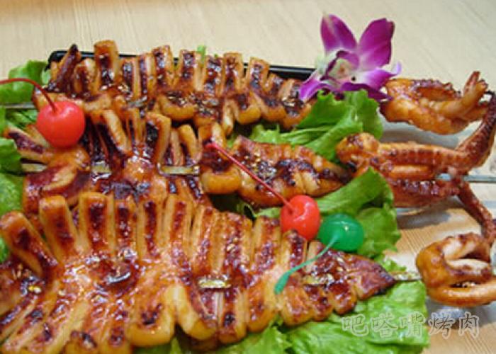 烤肉加盟店详解蒜香烧烤鱿鱼的做法