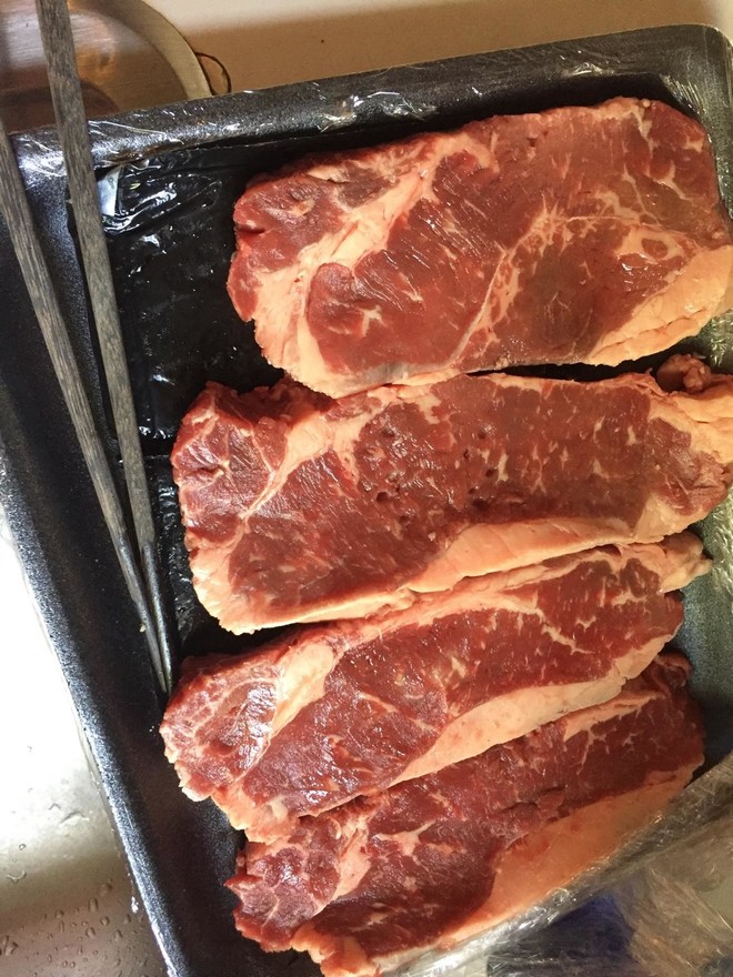 烤牛肉的腌制